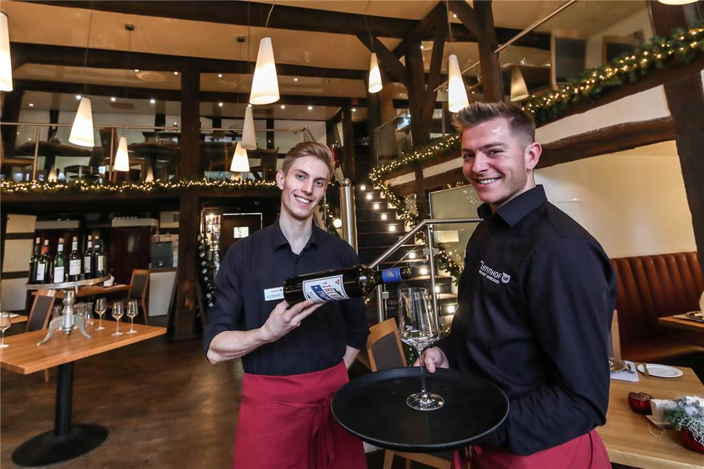 Dortmunder Restaurants bieten Oster-Menüs für Zuhause an Der Lennhof im Dortmunder Süden bleibt vorerst leer. Trotzdem muss man auf das Essen nicht verzichten. Lennhof Overkamp Rohrmeisterei Schwerte Dieckmanns Grill House Gartenstadt Schlemmer Grill Westermanns Ringhotel Drees Neunzehn30 Westermanns Grammons Hof Mowwe Tante Amanda Restaurant Lokal Gastro Gastronomie Essen Lecker kulinarisch Dortmund