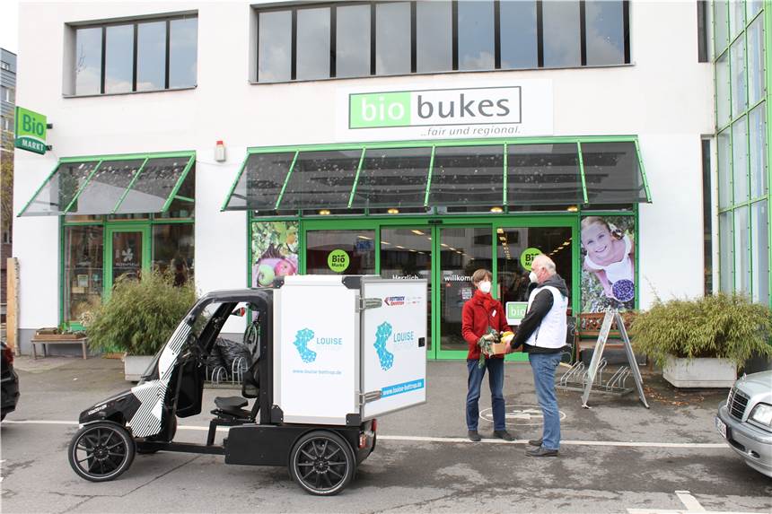 Bottroper Lieferdienst Louise kostet künftig Geld - im Abo günstiger Der Lieferdienst kommt klimafreundlich mit dem E-Fahrzeug.
