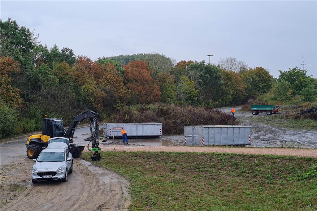 Sondermüll am Lippedeich in Haltern entsorgt - Lippeverband ist empört Der Lippeverband musste mit großem Aufwand den Müll beseitigen. Er hofft, dass die Polizei den Umweltsündern auf die Spur kommt.