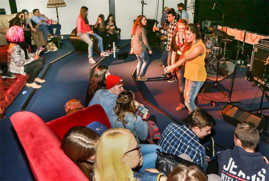 Das sind unsere Tipps für die lange Nacht der Jugendkultur Der "Living Room" bei der Nacht der Jugendkultur im Jahr 2014.