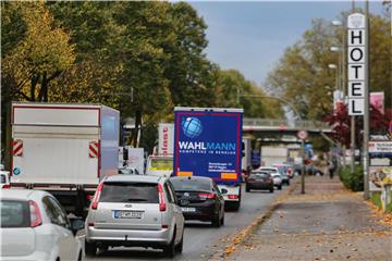 Der LKW-Durchfahrtsverkehr soll nach dem Willen der Dortmunder Stadtverwaltung von der B1 verbannt werden.