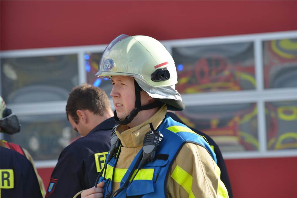 Der Löschzug Habinghorst der Freiwilligen Feuerwehr Castrop-Rauxel übte den Ernstfall. Beteiligt war auch die Jugendfeuerwehr.
