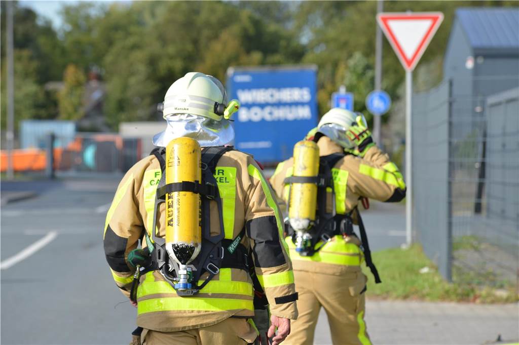 Der Löschzug Habinghorst der Freiwilligen Feuerwehr Castrop-Rauxel übte den Ernstfall. Beteiligt war auch die Jugendfeuerwehr.