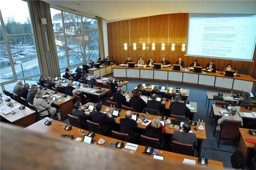 Kämmerer plant vier weitere Jahre mit schwarzen Zahlen Der Lüner Rat, hier ein Archivbild, soll den Haushalt 2019 in seiner Sitzung am 14. Februar beschließen.