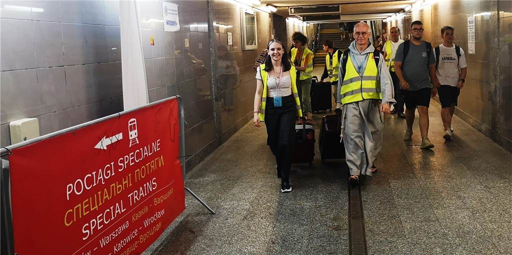 Lüner (62) schleppt Koffer für Geflüchtete und begegnet Macron und Scholz Der Lüner Rüdiger Brehm war an der polnisch-ukrainischen Grenze im Einsatz, um als Pfadfinder Geflüchteten zu helfen. An dem Grenzbahnhof kamen auch Staats- und Regierungschefs an. Besonders hat ihm Macron imponiert.