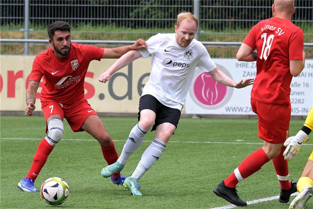 Kreisliga-Fußballer kennen ihre Spielpläne: Spitzenspiel am ersten Spieltag, viele Derbys Der Lüner SV II (rotes Trikot) muss nach dem zweiten Rückzug in Serie in der Kreisliga C starten.