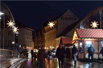Der Lüner Weihnachtsmarkt wird am Montag (25.11.) offiziell eröffnet. Schon am Donnerstag (21.11.) laden die 41 Buden zum Verweilen ein.