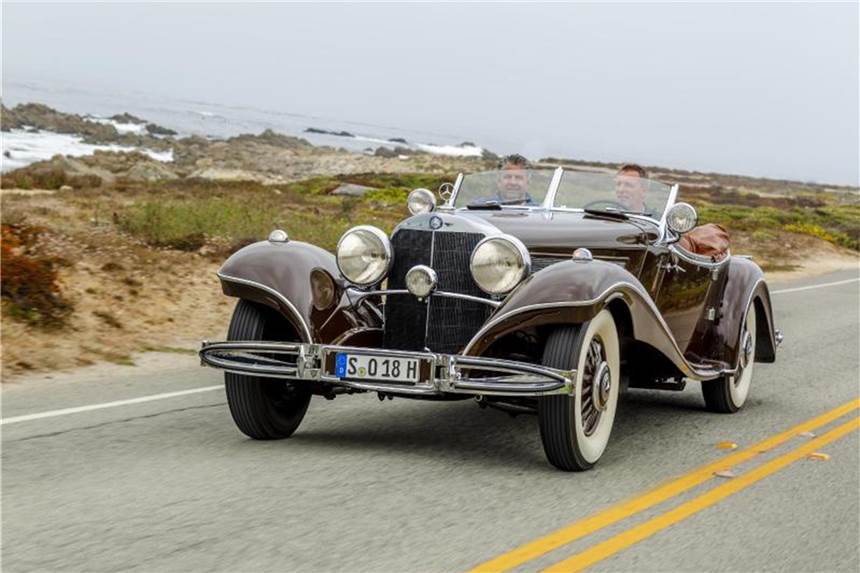 Der elegante Mercedes 500 K Spezialroadster Der mächtige Kühlergrill steht steil im Fahrtwind und üppige Kotflügel wölben sich über den Rädern. Foto: Constantin von Kageneck/Daimler AG