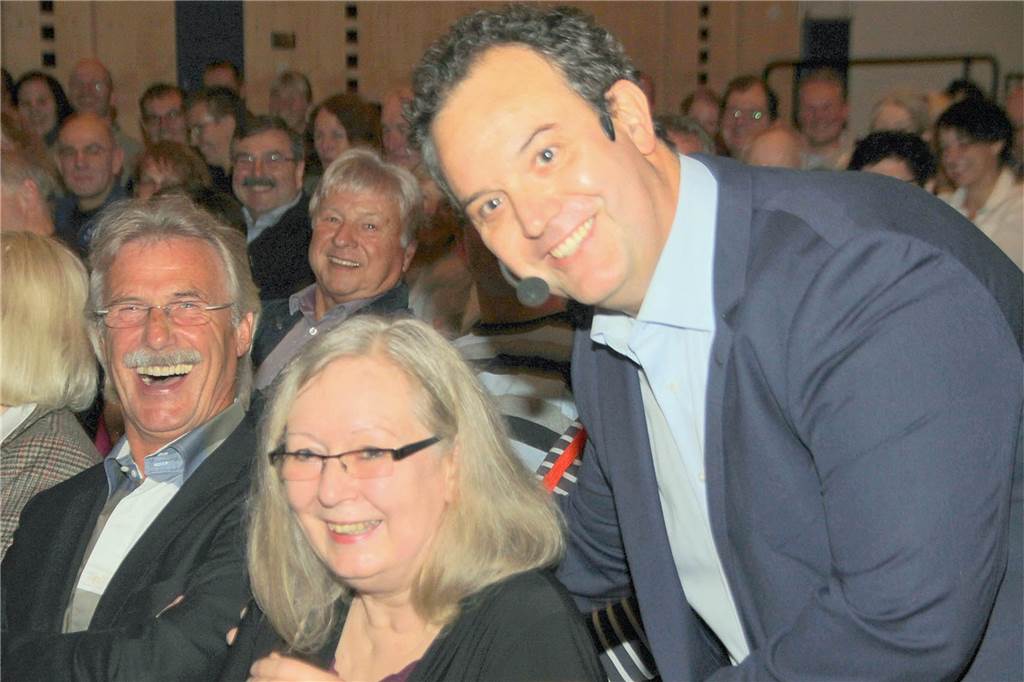 „Freuwillige vor – jetzt erst recht!“ - KuKADuH holt Comedian René Steinberg nach Ascheberg Comedian Rene Steinberg in Aktion.