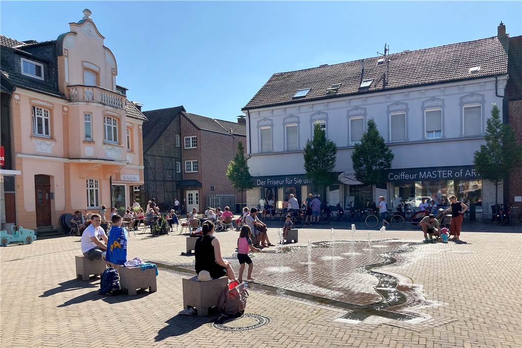 Der Marktplatz in Olfen hat Aufenthaltsqualität. Sie soll sich aber steigern lassen - insbesondere an Markttagen.