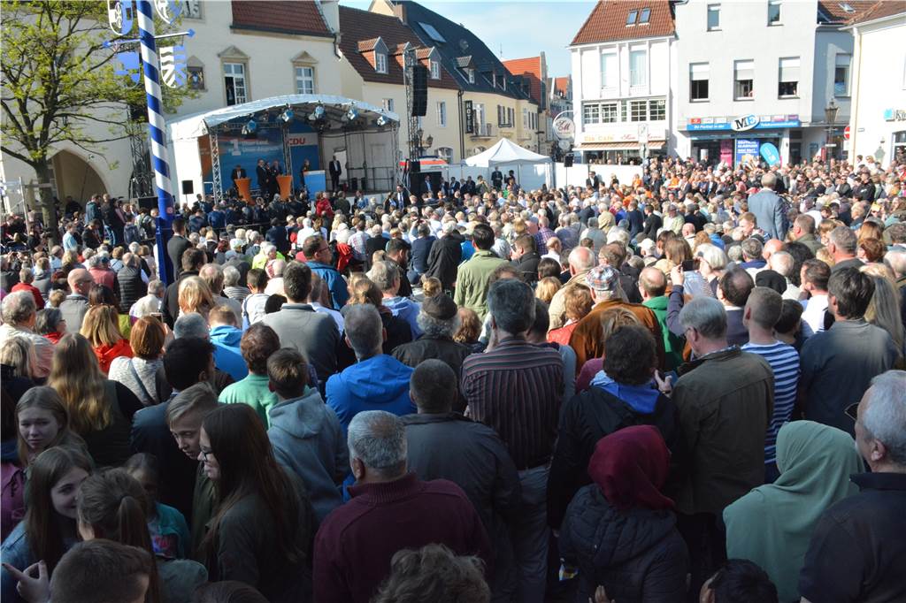 Zwei Besuche der Bundeskanzlerin in Haltern bleiben unvergessen Der Marktplatz war prall gefüllt, als Bundeskanzlerin Angela Merkel zum Wahlkampfauftritt nach Haltern reiste.
