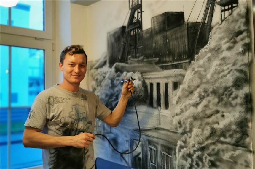 Corona-Pause: Student verschönert „Burg Heisterkamp“ mit 13 Motiven Der Masterstudent Juri Schäffer hat die Burg Heisterkamp verschönert.