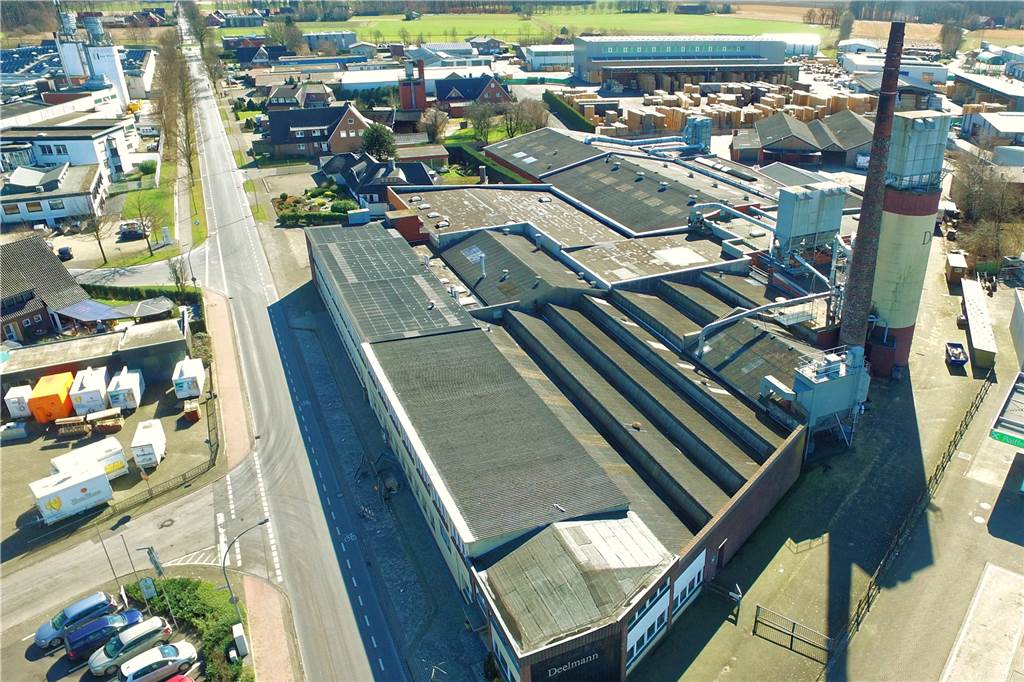 Deelmann im März 2018 aus der Luft. Im Juli 2020 gibt es eine neue Nutzung für die Hallen und die Dächer werden zur Solarstromproduktion genutzt.