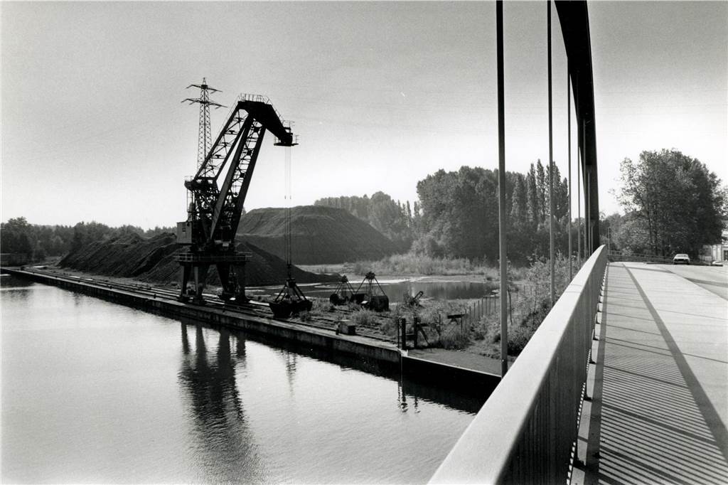 Der Mohrkran ist bis heute das Wahrzeichen am Preußenhafen.
