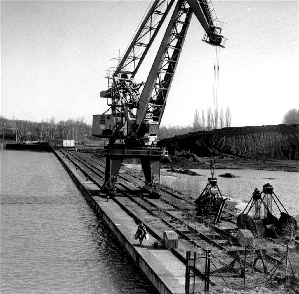 Der Mohrkran ist bis heute das Wahrzeichen am Preußenhafen.
