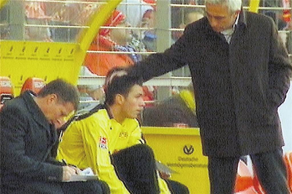 Für Marc Kruska begann vor 15 Jahren die Profi-Karriere - Sie endete mit einem Höhepunkt Der Moment, in dem Marc Kruska zum Profi wurde: Im November 2004 schickte Bert van Marwijk den damals 17-jährigen Rauxeler in der Partie beim 1. FC Kaiserslautern auf das Feld.
