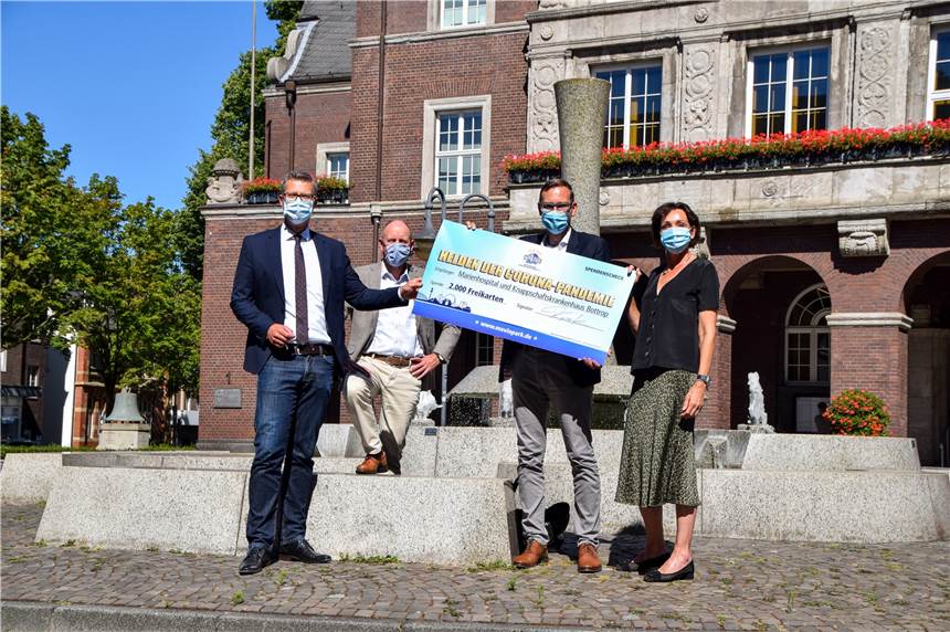 Movie Park spendiert 2000 Freikarten für Klinikpersonal Der Movie Park hat 2000 Freikarten an die beiden Bottroper Krankenhäuser gespendet.