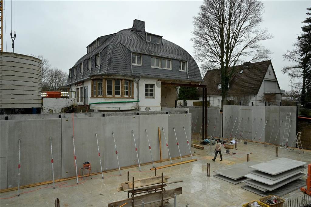 Museumsneubau: Behutsame Architektur zwischen Villa und Rathaus Der Museumsneubau hat schon fertige Wände bekommen.