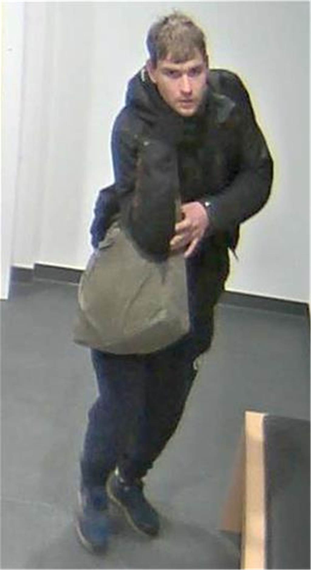 Polizei sucht Einbrecher mit Lichtbildern Der mutmaßliche Tatverdächtige wird anhand von Lichtbildern gesucht.