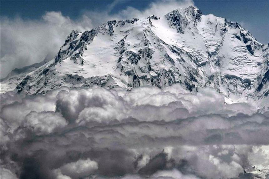 Drama im Himalaya: Bergsteigerin gerettet, Kollege wohl tot Der Nanga Parbat liegt im pakistanischen Teil des Himalaya und gilt als besonders gefährlicher Berg. Foto: Olivier Matthys