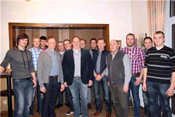 Der neu gewählte und erweiterte Vorstand (v. l.): Hendrik Temminghoff, Andreas Werlemann, Stefan Wessling, Franz-Josef Rewer, Josef Schmäing-Temming, Hennink Lefert, Josef Lessing-Rudde, Johannes Kersting, Daniel Hemker-Thiemann, Josef Stilling, Andreas Kersting, Benedikt Hemker-Üpker, Markus Upgang Reimelt, Michael Kortbus. Es fehlt Rainer Marpert.