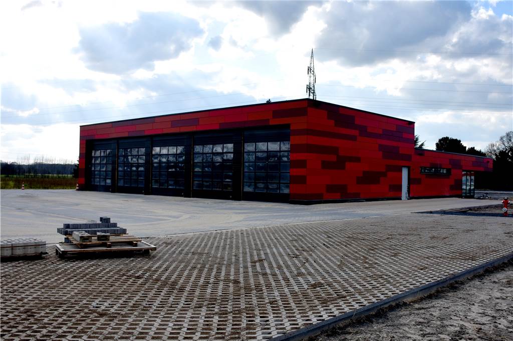 Planung zum Dorfgemeinschaftshaus Wüllen soll zum Haushalt 2022 vorliegen Der Neubau des Wüllener Feuerwehrgerätehauses macht aktuell gute Fortschritte. Sobald die Feuerwehr umgezogen ist, stehen die alten Räume erst einmal leer. An einem Konzept soll jetzt unter Hochdruck gearbeitet werden.