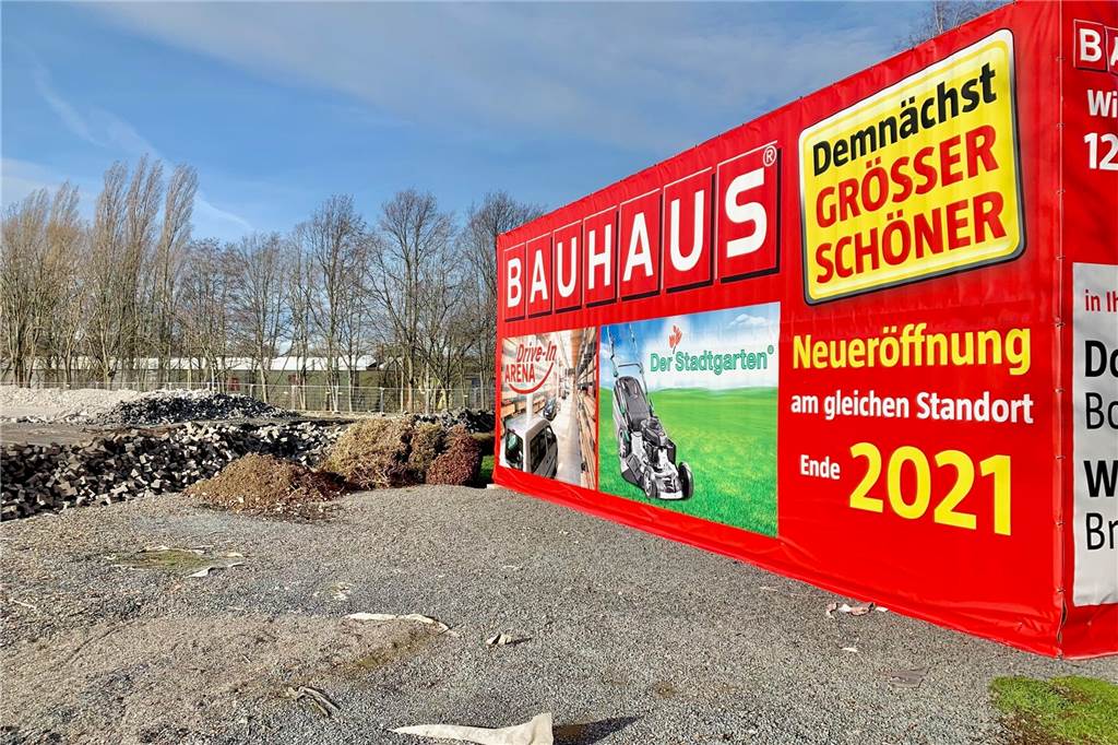 Ehemaliger Baumarkt an der B1 wird abgerissen: Es folgt etwas Großes Der Neubau soll schon Ende 2021 eröffnet werden.