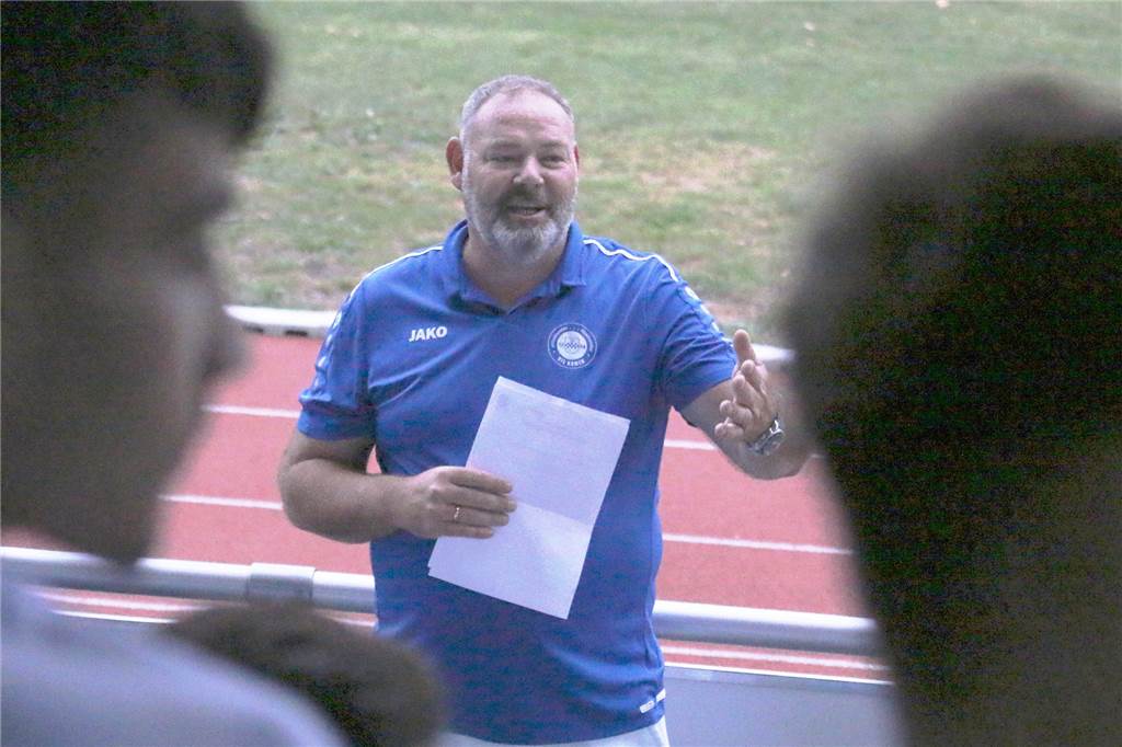 VfL Kamen mit neuem Chef, großer Vorstandsriege und klaren Zielen Der neue Abteilungsleiter Andreas Conradi erklärte den Mitgliedern seine Vorstellungen für die Zukunft des Vereins.
