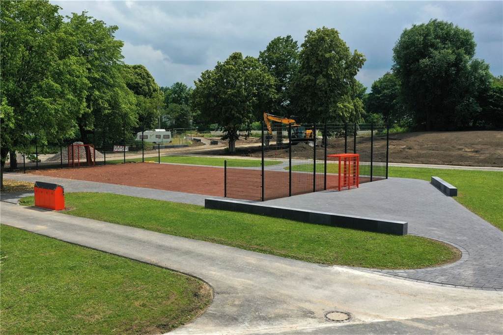 Bürgerpark in Dorsten wird jetzt zu großen Teilen wieder freigegeben Der neue Bolzplatz darf schon am Samstag bespielt werden, aber noch nicht mit Spikes- und Stollenschuhen.