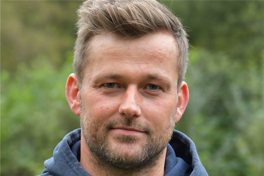 Die neue Saison ist nicht mal terminiert, da steht schon das erste Finale an Der neue Chef am Beckenrand: Daniel Mennes.