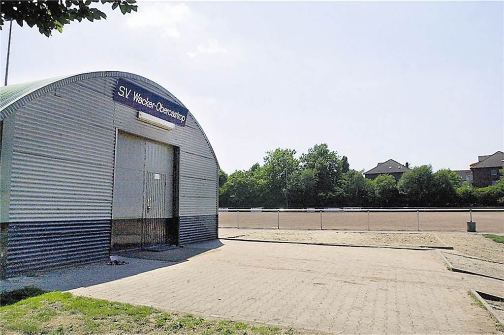 Fusion des BV Wacker Castrop mit BW Obercastrop war keine Liebesheirat Der neue SV Wacker Obercastrop hatte zunächst sein Domizil am Stadtgarten: mit einem Ascheplatz und einem Vereinsheim, der einem Hangar ähnelte.