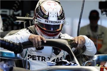 Der neue Vertrag von Lewis Hamilton mit Mercedes soll nur noch eine Frage der Zeit zu sein. Foto: Dave Acree/AAP