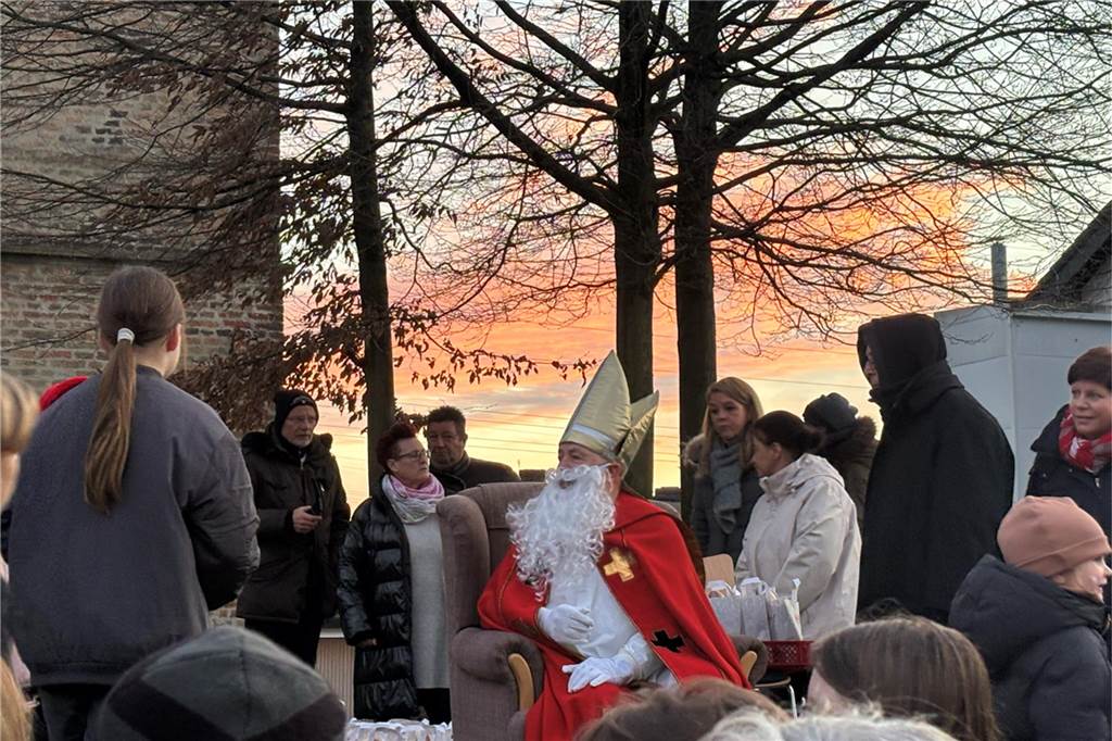 Nikolaus sitzt