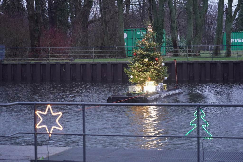 Der Nikolaus kam übers Wasser.