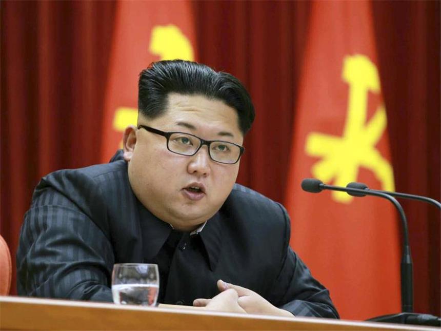 Trump beharrt auf "Feuer-und-Wut"-Äußerung Der nordkoreanische Machthaber Kim Jong Un auf einer Veranstaltung des Zentralkomitees der Arbeiterpartei. Foto: Rodong Sinmun/YONHAP/RODONG SINMUN/Archiv