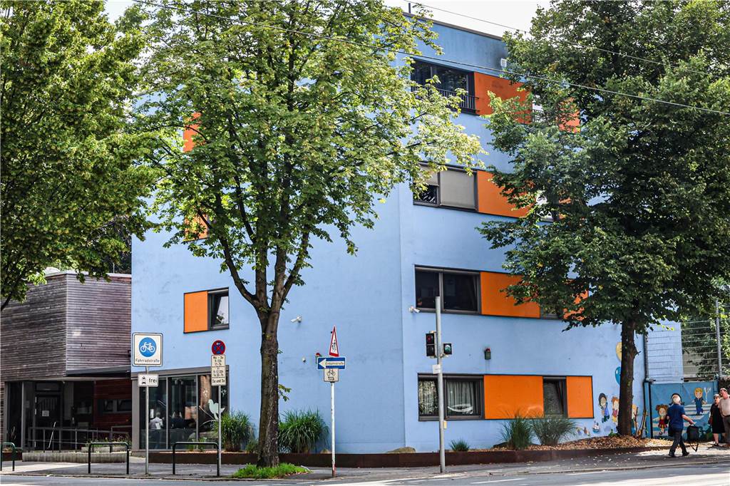 Der östliche Abschnitt der Arndtstraße beginnt mit dem jüdischen Kindergarten. Soll dort auf jemanden aufmerksam gemacht werden, der antisemitische Töne anschlug?