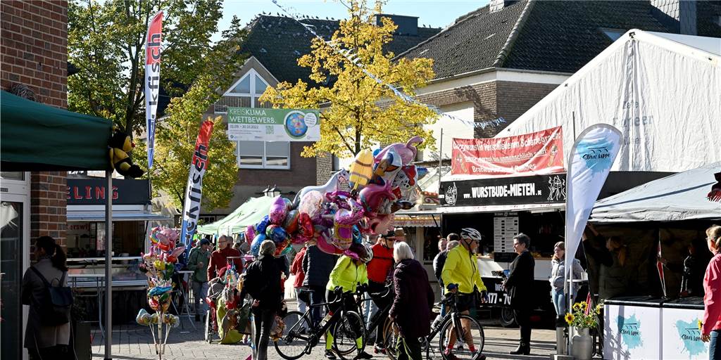 Herbstmarkt in Olfen: Nach dem Oktoberfest zum Bummel in die City Der Olfener Herbstmarkt hatte viel zu bieten für die Besucher. Und das alles bei bestem Herbstwetter.
