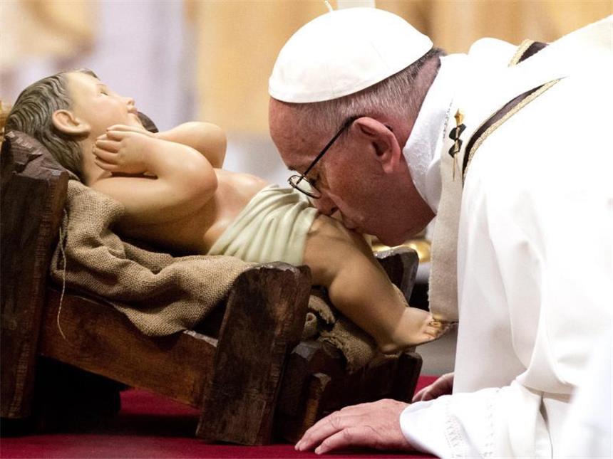 Weihnachtsbotschaften gegen Krieg und Terror Der Papst erinnert an Flüchtlingskinder:Denken wir an das Kind in der Krippe, sagte Franziskus mit Blick auf die Geburt Jesu in der Weihnachtsgeschichte. Foto: Claudio Peri/ANSA