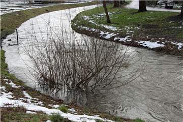 Der Pegel der Horne ist stark angestiegen. Zur Erinnerung: Im Sommer 2020 war sie an dieser Stelle am Stadtsee fast ausgetrocknet.