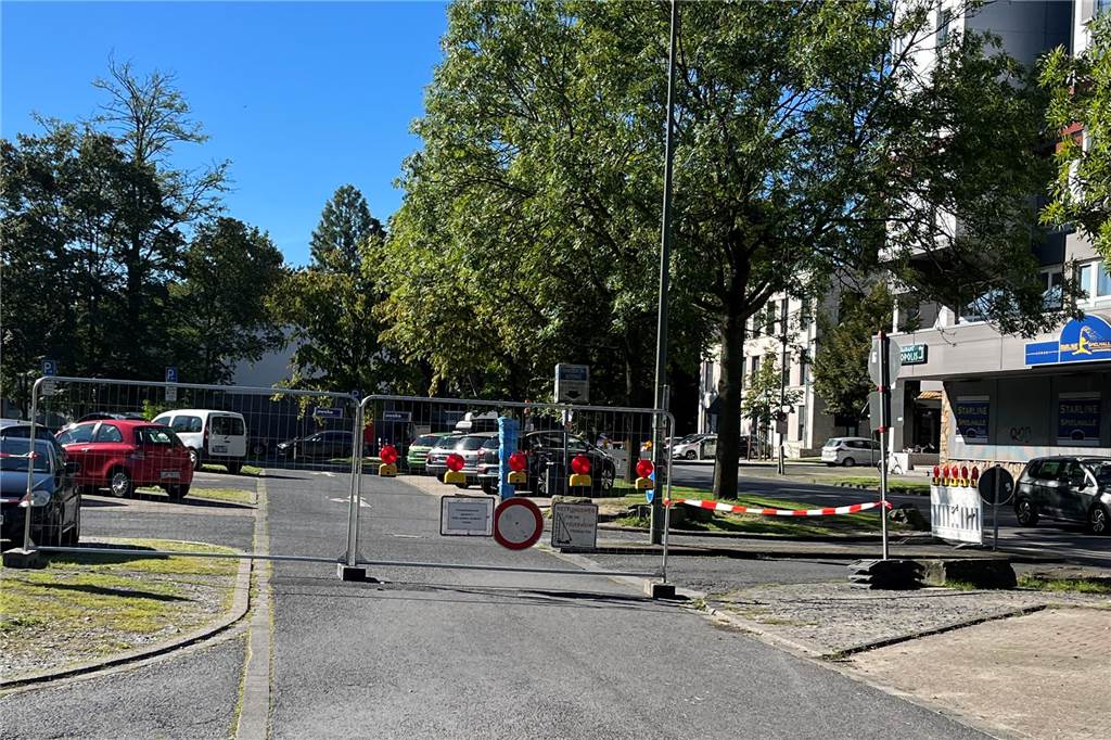 Parkplätze für die Lünsche Mess 2023: In den Parkhäusern wird es eng Ein kleiner Teil des Pfarrer-Bremer-Parkplatz ist abgesperrt vom Kirmesbetrieb.