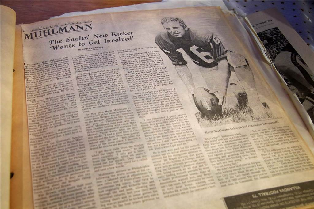 Der erste deutsche NFL-Star kam aus Selm: Die Geschichte von Horst Mühlmann Bericht des „Philadelphia Inquirer" über Mühlmanns Wechsel.
