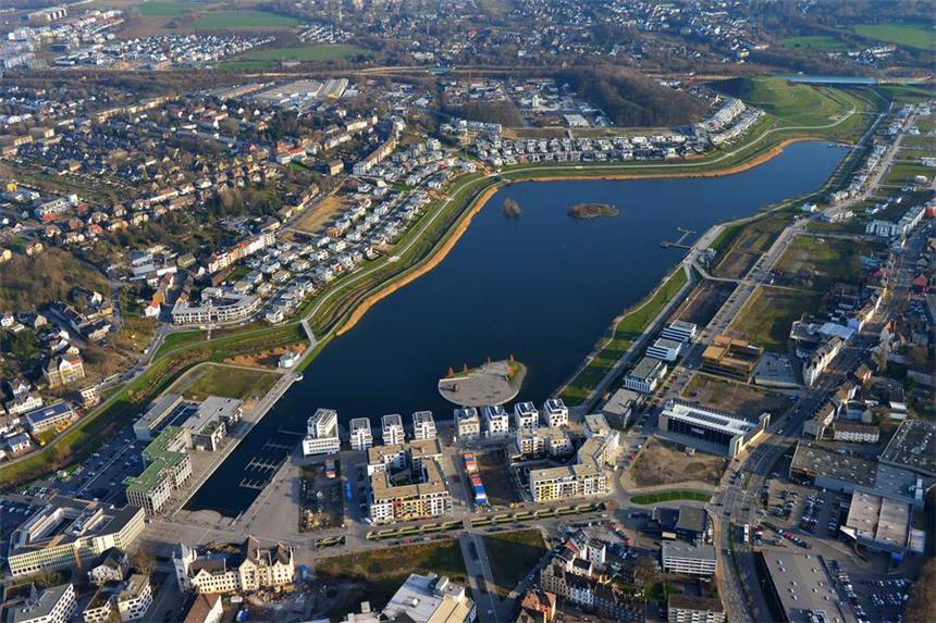 Phoenix-See wird teurer - Ursachen sind 500 Jahre alt Der Phoenix-See in Hörde.