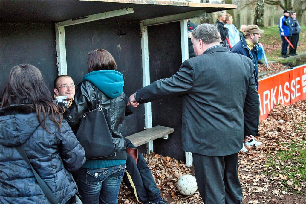 Victoria Habinghorst trauert um Jürgen Boschella - er war für alle der Onkel Jürgen Der Platz linkaußen auf der Bank von Victoria Habinghorst gehörte jahrelang Jürgen Boschella.