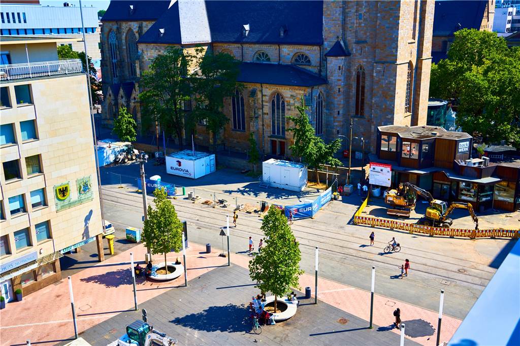 Der Platz von Leeds vor der Reinoldikirche.