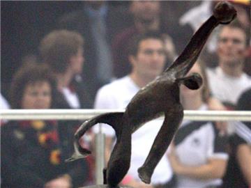 Der Pokal der Handball-Weltmeisterschaft. Foto: Franz-Peter Tschauner