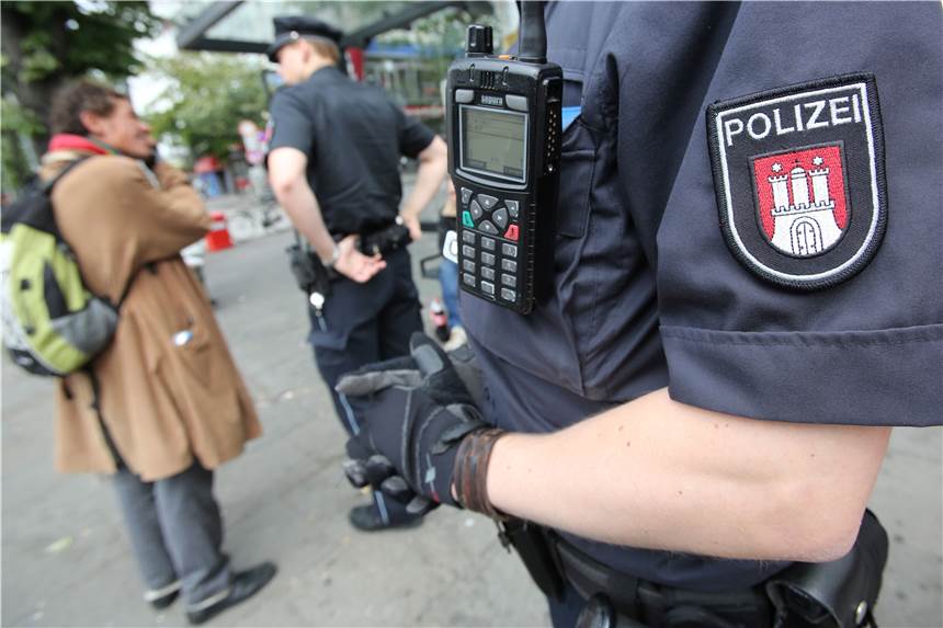 Digitaler Polizeifunk während Flutkatastrophe vielerorts ausgefallen Der Polizeifunk ist in NRW während der Flutkatastrophe ausgefallen.