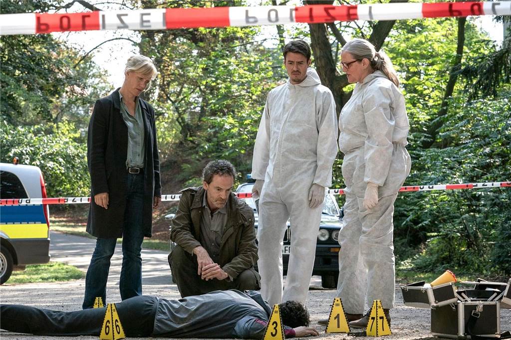 Lob statt Entsetzen: Ludger Burmann aus Werne findet Dortmund-Tatort „hammerhart und gnadenlos“ Der Polizeihauptmeister Nicolas Schlüter (Daniel Kötter) wird beim Joggen von einem Auto erfasst. Die Ermittlungen der Dortmunder Kommissare gehen in viele Richtungen.