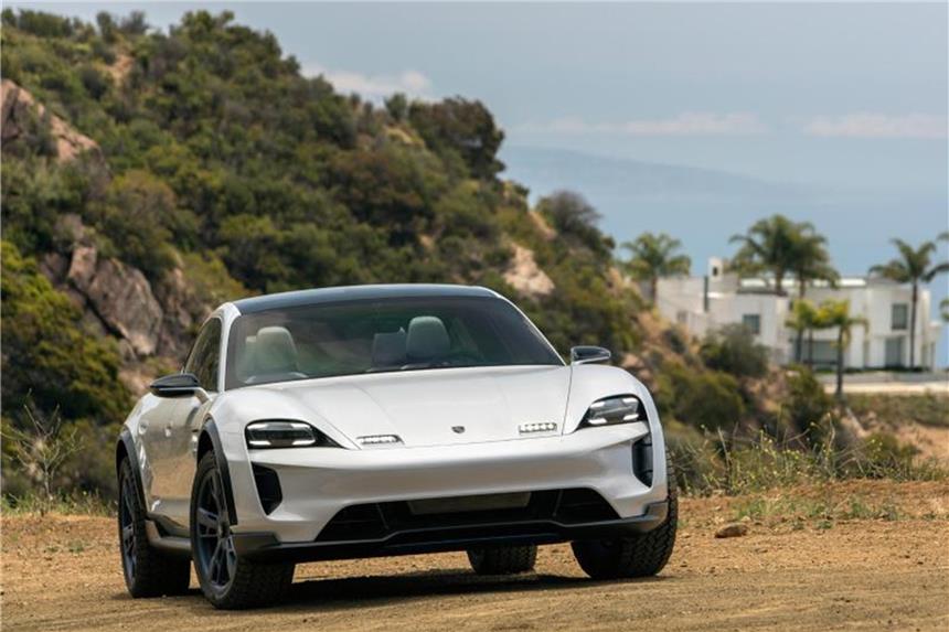 Cross-Turismo-Studie könnte 2020 in Serie gehen Der Porsche Cross Turismo ist aktuell noch eine Studie, könnte nach Unternehmensangaben aber ab 2020 vom Band rollen. Foto: Porsche