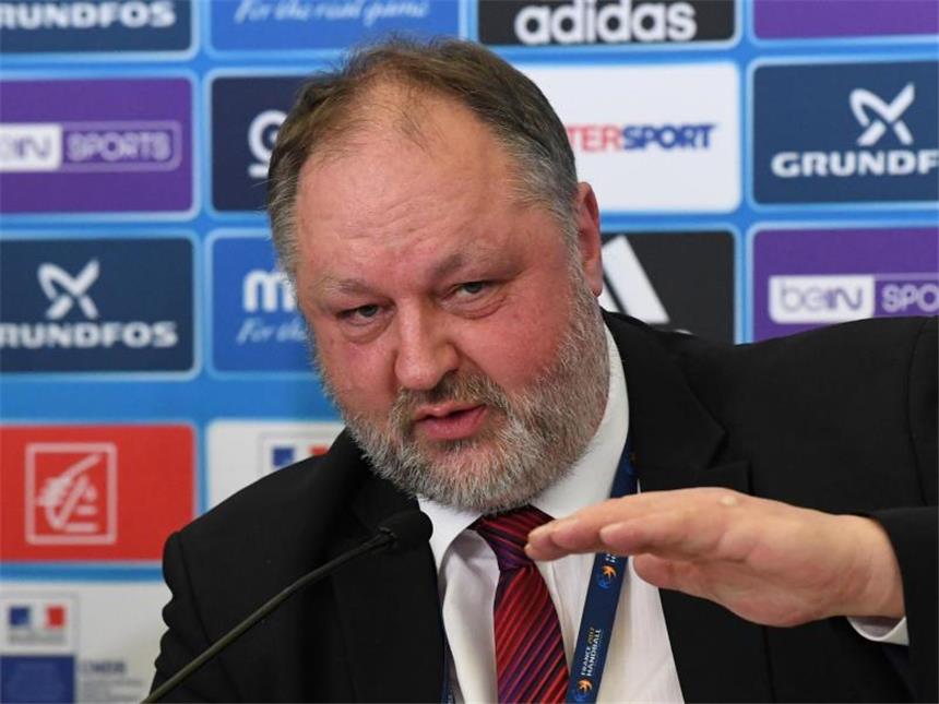 Vier deutsche Spielorte bei Handball-WM 2019 Der Präsident des Deutschen Handball Bundes, Andreas Michelmann, spricht auf einer Pressekonferenz. Foto: Marijan Murat