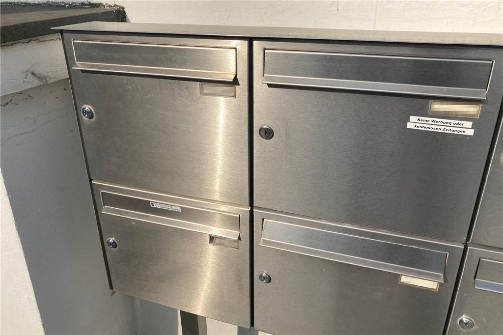Corona-Impfungen vorgetäuscht: Arzt-Prozess wohl ab Januar 2023 Eine Briefkastenanlage in Recklinghausen